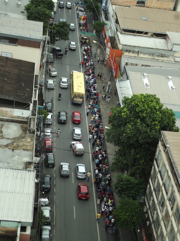 Servidores em greve querem dar troco no Executivo e Legislativo com plebiscito para redução salários dos vereadores e do prefeito Capa 1